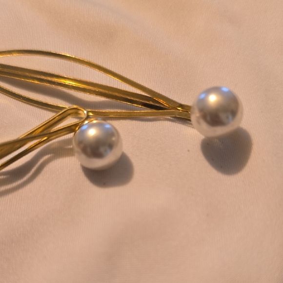 Elegant Gold Hairpins with Pearl Accents main image 5